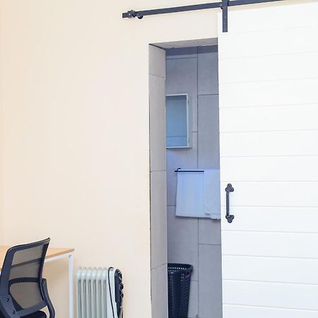 Stylish Self Catering Unit In Maseru Cbd Exterior photo