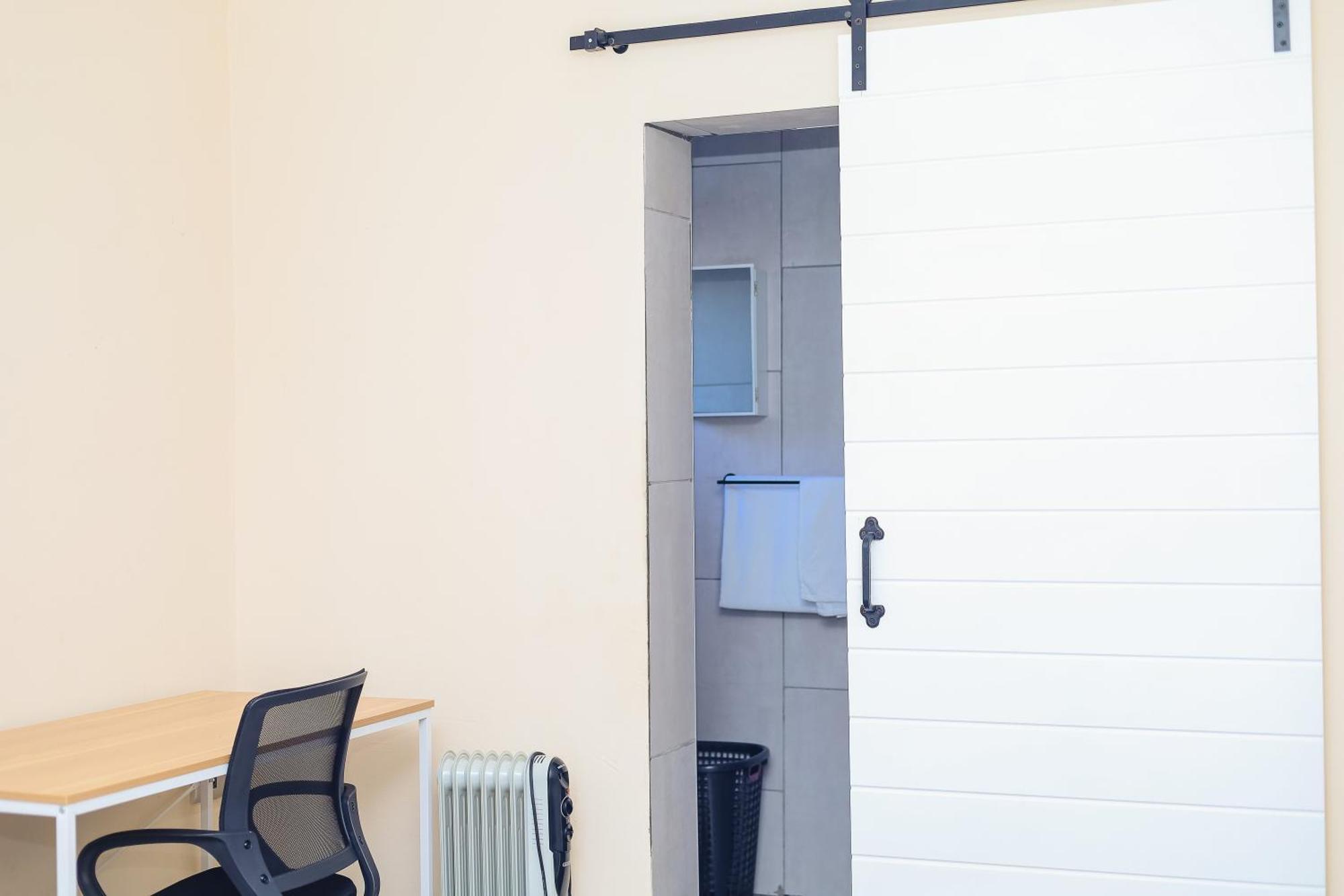 Stylish Self Catering Unit In Maseru Cbd Exterior photo